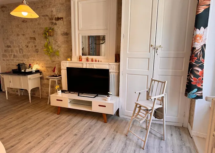 Logis 2 アパート カーン